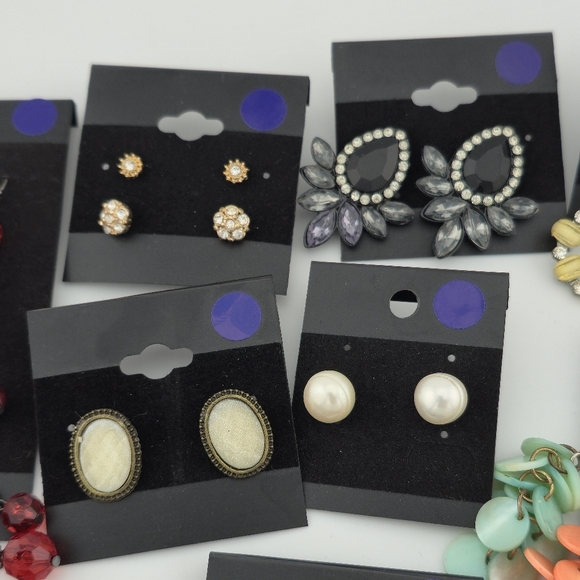 9 Pair Pierced Earring Bundle | Statement, Studs & Dangle Styles Mixed Lot - Picture 4 of 6